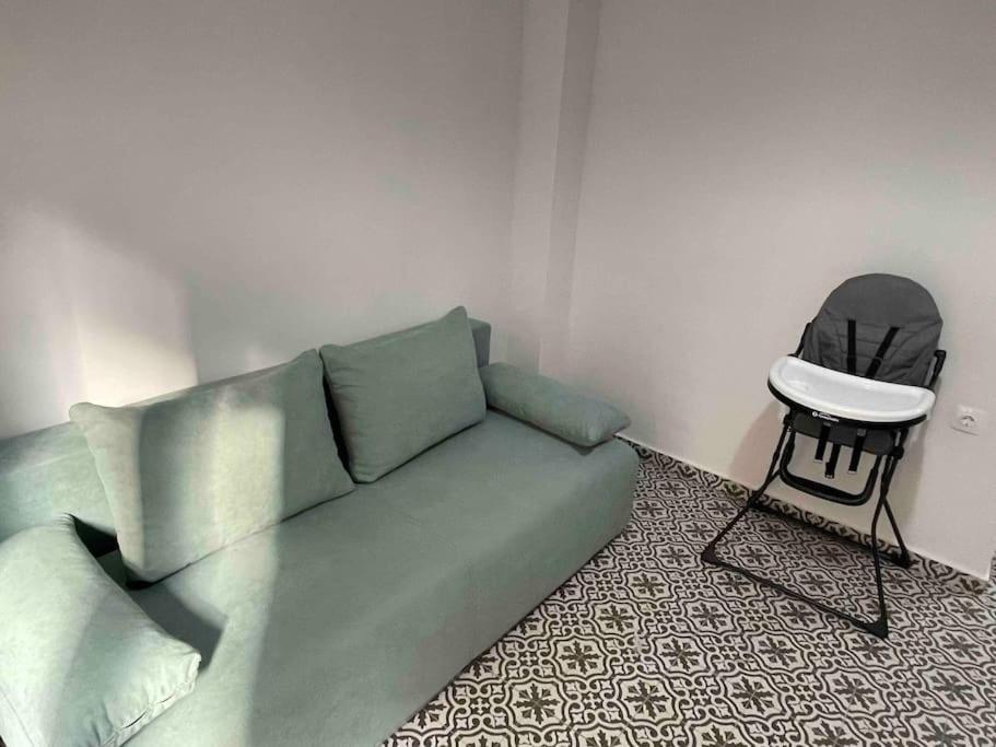Family Apartment With Private Yard Next To Agios Dimitrios Church Thessaloniki Exterior foto
