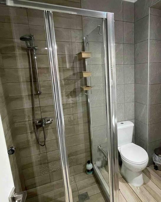 Family Apartment With Private Yard Next To Agios Dimitrios Church Thessaloniki Exterior foto