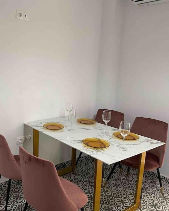 Family Apartment With Private Yard Next To Agios Dimitrios Church Thessaloniki Exterior foto